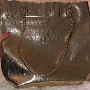 Super cute MK purse for sale ! 💓😄